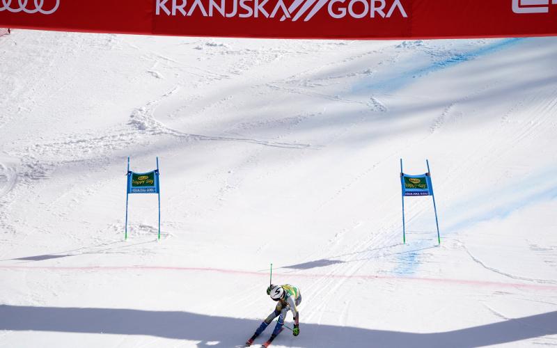 Konec prve slalomske vožnje, v finalu en Slovenec